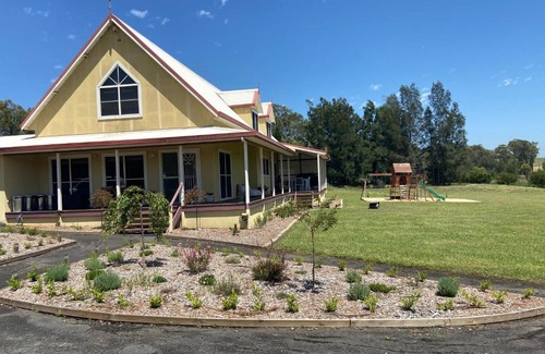 Lovedale House | The Residence @ Elbourne Wines