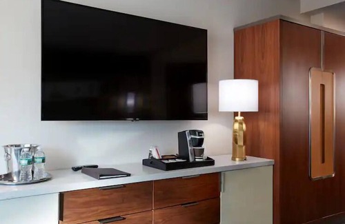Central Park South Apartment | The Residences, a Hilton Club - Studio Premier