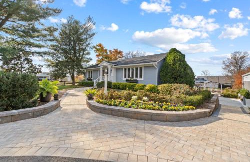 Ashburn Apartment | The Rest at Potomac Farms
