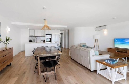 Currumbin Apartment | The Retreat 8G at The Rocks Resort