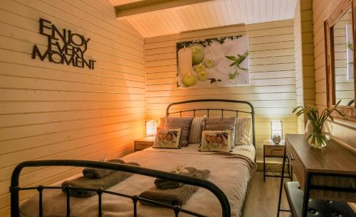 Sudbury Cabin | The Retreat Log Cabin