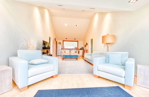 Te Ngaire House | The Retreat: Luxury Villa - 1 bedroom