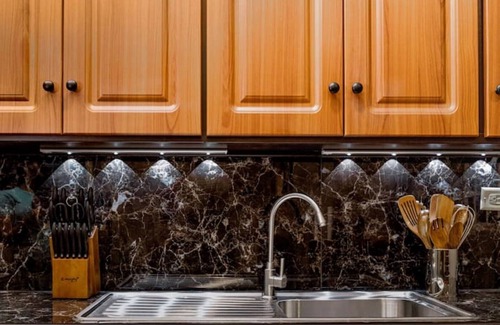 Piarco Condo | The Retreat - Modern 1Bdr Condo 2 mins from Int. Airport