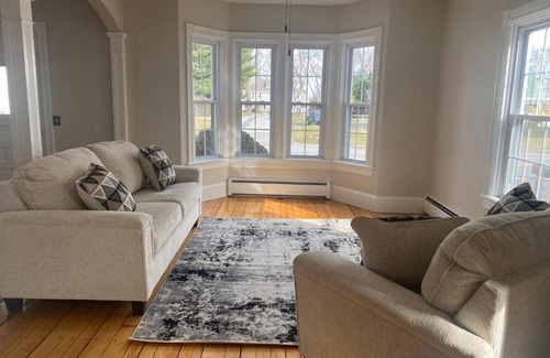 Lincoln Apartment | The Rhode Islander
