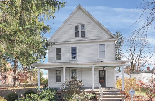 Mount Vernon House | The Riley HousenCharming and close to downtown, MVNU, and Kenyon College.