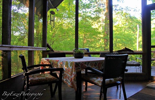 Folsom Bed & Breakfast | The River Chalet