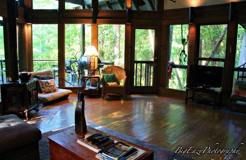 Folsom Bed & Breakfast | The River Chalet