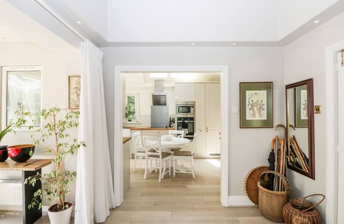 Durrington House | THE RIVER HOUSE. AVON VALLEY. STONEHENGE (WITH FISHING) in Salisbury