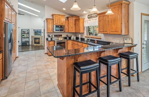 Post Falls House | The River House - Kayaks Included!
