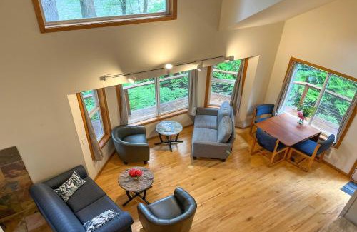 Leaburg House | The River House with Deck, on McKenzie River!