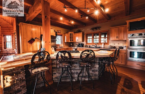 De Soto Cabin | The River View Lodge Sun Set Views over Looking Mississippi River Romantic