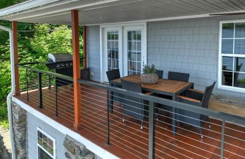 Salunga House | The Riverfront Serenity Lodge