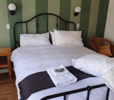 Drouin West Hotel | The Robinhood Inn - Drouin