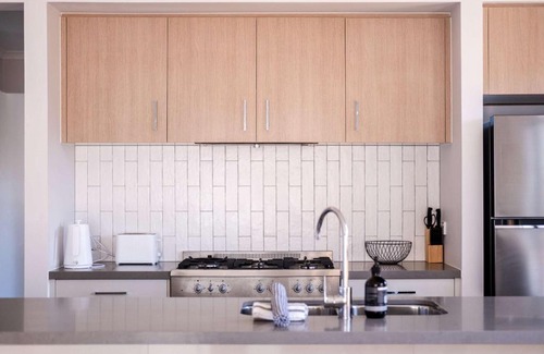 Armstrong Creek Apartment | The Robinson Spacious and Modern Family Home