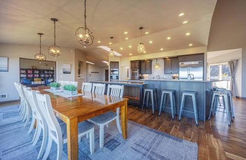 Seal Rock House | The Rock, Sleeps 12, WiFi, Oceanfront, Hot Tub, Theater Room, Private Beach Access, BBQ