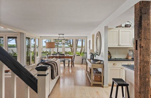 Moriah Center House | The Rocks on Long Point - Summer House on Lake Champlain