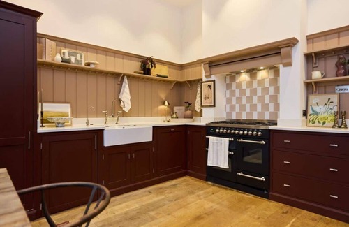 Muswell Hill House | The Rosebery Retreat - Inviting 4 Bdr with Garden