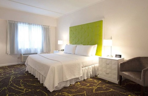 Roslyn House | The Roslyn, Tapestry Collection by Hilton - One King Bed #2