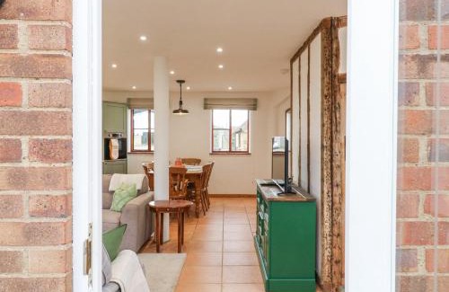 Middleton Cheney House | The Round House