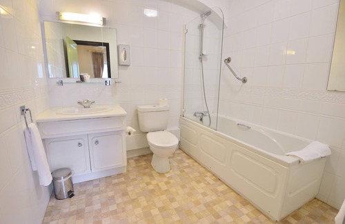West Chiltington Hotel | The Roundabout Hotel