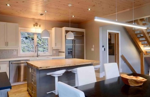 Utterson House | The Rowanwood - Muskoka Cottage Retreat