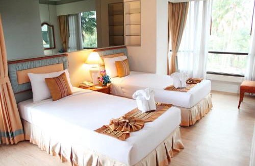 Salaya Hotel | The Royal Gems Golf Resort