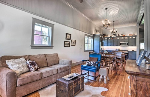 Defiance Apartment | 'The Ruebling House': Bright, Modern, & Renovated!