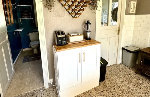 Saint-Pierre-le-Moutier Cottage | The Sage Lodge