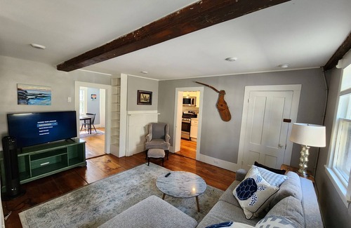 Marblehead Apartment | The Sailor’s Retreat – Cozy Historic Apartment Rental in Marblehead, MA