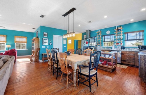 St. Augustine House | The Sand Euro - 4BR/3.5A Family Home near Beach & Downtown!