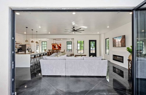 Hurricane House | The Sand Hollow Retreat: Private Pool, Bbq, Fire Table