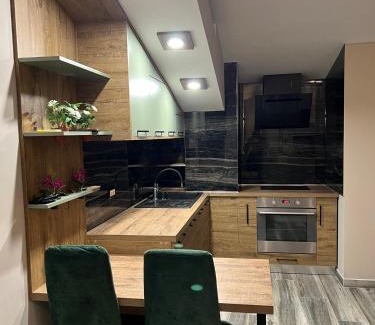 Qerek Apartment | “The Sea Breeze”, House Hamallaj