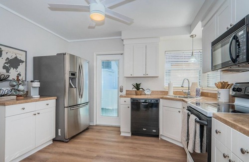 Redington Shores House | The Seagull beach cottage is steps to the beach.