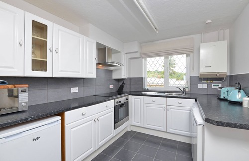 Beer Cottage | THE SEASIDE INN, pet friendly, character holiday cottage in Beer