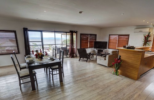 Nuku'alofa Cabin | The Seaview Lodge