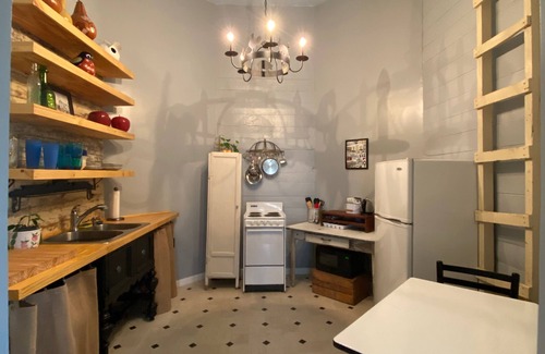 Warrenton House | The Seed House: Renovated Octagonal Barn, Dog-friendly!
