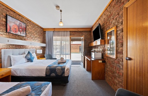 Echuca Hotel | The Settlement Historic Hotel