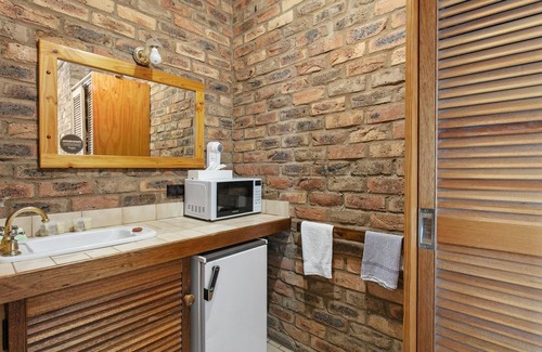 Echuca Hotel | The Settlement Historic Hotel