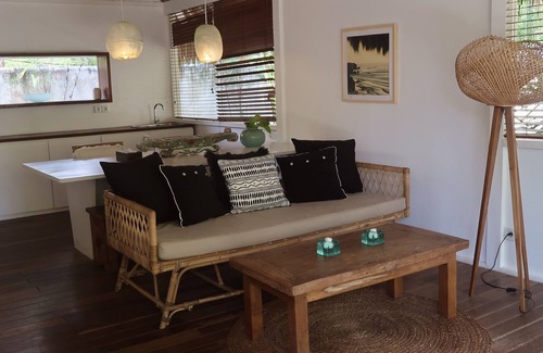 Mushroom Bay Bed & Breakfast | The Shacks at Sandy Bay