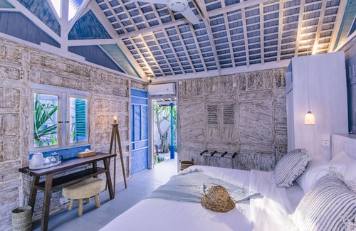Mushroom Bay Bed & Breakfast | The Shacks at Sandy Bay