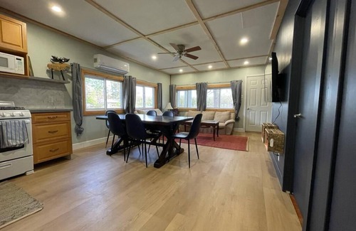 Selwyn House | The Shearer - 3-Bedroom Waterfront Cottage