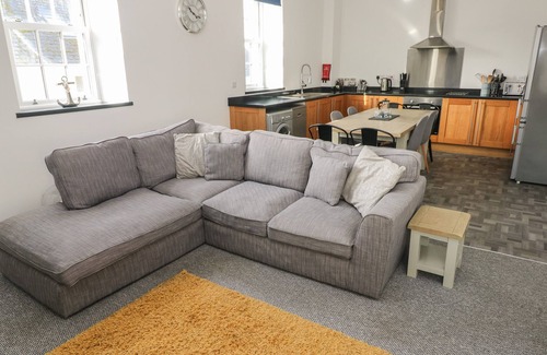 Tenby Cottage | THE SHELL AT THE HIDEAWAY, family friendly in Tenby