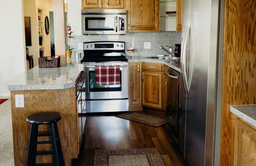Stevensville House | The Shire - "There's some good in the world." Winery/Brewery tours available
