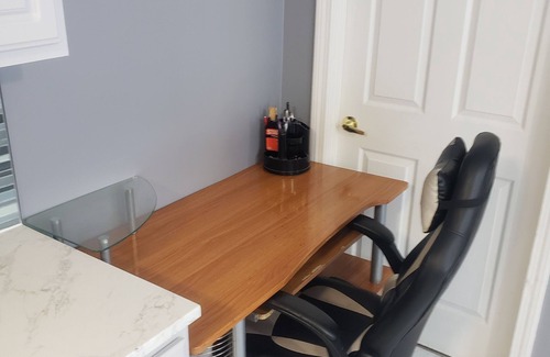 Asylum Hill Apartment | The Silhouette! Chic 1-bedroom with WiFi and AC in serene Hartford