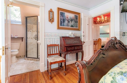 Golden Bed & Breakfast | The Silk Pincushion - Easy access to downhill skiing