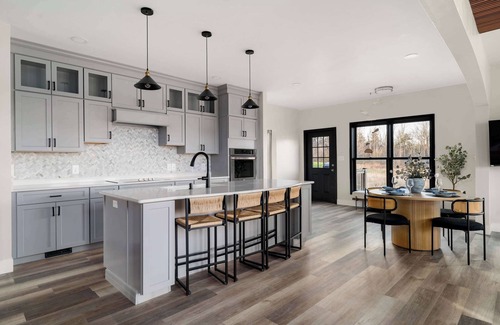 Lansing House | The Silversands Lakehouse