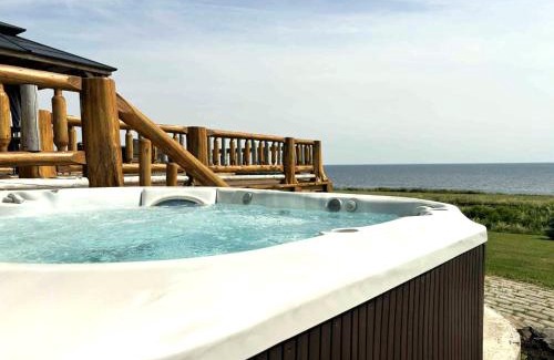 Caplan House | The Simeon - Upscale Bay Views by Doorbed