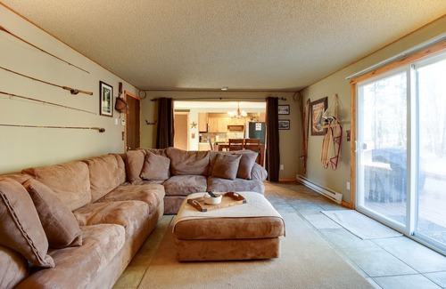 Sisters House | The Sisters Moose Home in Tollgate Sleeps 6 Access to Seasonal Pool