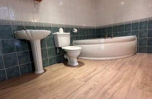 Rochester Hotel | The Six Bells