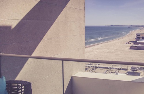 Constanta Apartment | The Sky Studio